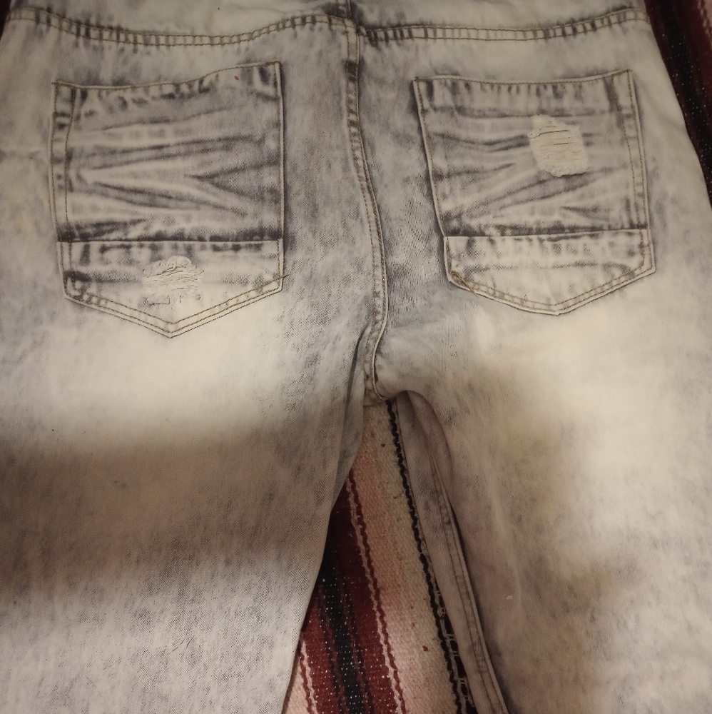 JEANS - Picture 2 of 3